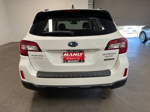 Used 2017 Subaru Outback 2.5i Touring AWD/4WD image 4