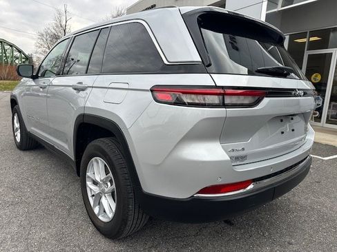 Certified 2024 Jeep Grand Cherokee Laredo X w/ Trailer Tow Package AWD/4WD image 8