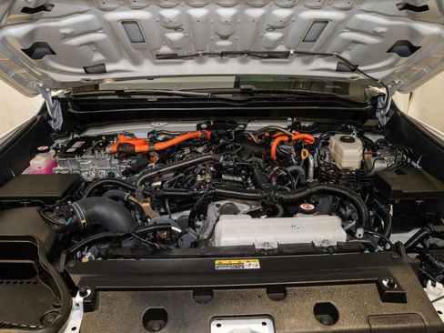 Used 2025 Toyota Tacoma TRD Off-Road image 19