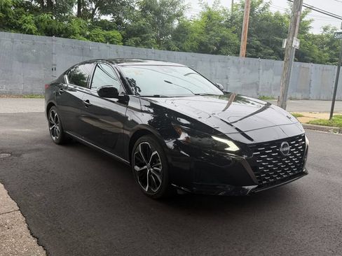 Used 2025 Nissan Altima 2.5 SR FWD image 4