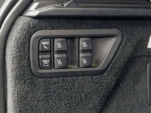 Used 2021 BMW X7 xDrive40i w/ M Sport Package AWD/4WD image 70