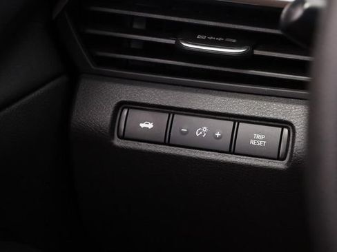 Certified 2025 Nissan Altima 2.5 SV FWD image 19