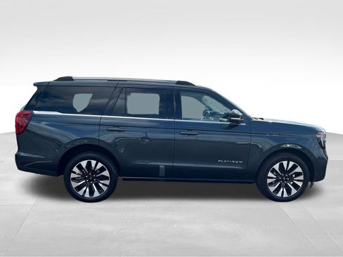 Used 2025 Ford Expedition Platinum w/ Driver's Package AWD/4WD image 6