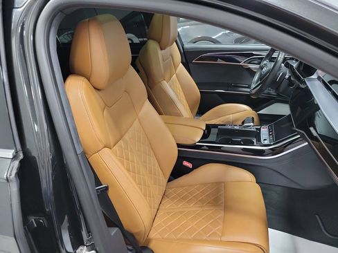 Used 2022 Audi S8 image 22