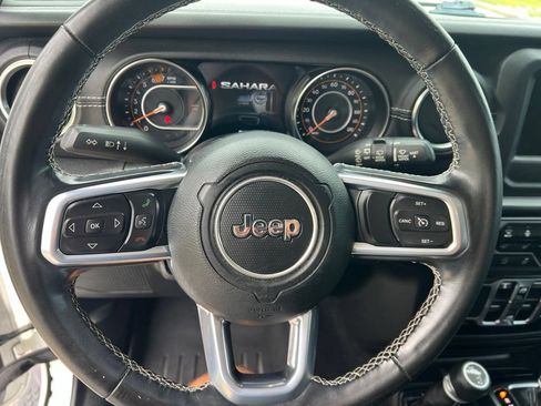 Used 2020 Jeep Wrangler Unlimited Sahara w/ LED Lighting Group AWD/4WD image 38
