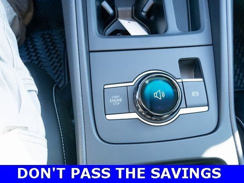 New 2025 Volkswagen Tiguan SE image 21