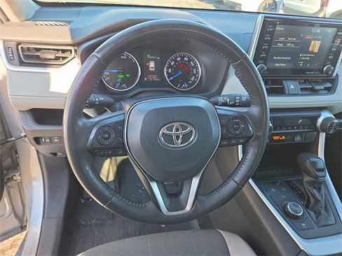 Used 2021 Toyota RAV4 XLE image 35