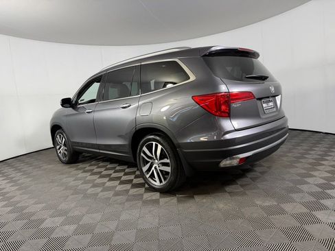 Used 2017 Honda Pilot Touring image 7