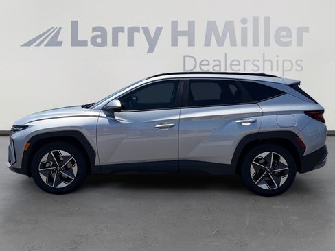 Used 2025 Hyundai Tucson SEL FWD image 2