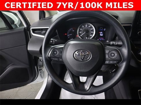Used 2022 Toyota Corolla LE image 18