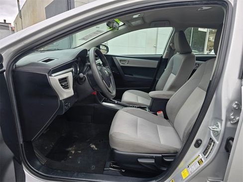 Used 2015 Toyota Corolla LE image 21