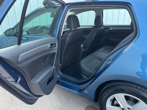 Used 2017 Volkswagen Golf Wolfsburg Edition FWD image 13