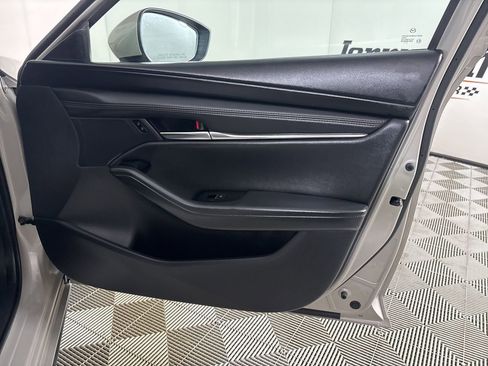 Used 2025 MAZDA MAZDA3 s image 25