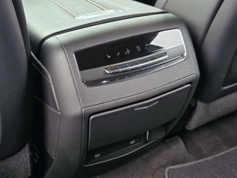 Used 2022 Cadillac Escalade ESV Sport w/ Touring Package image 32