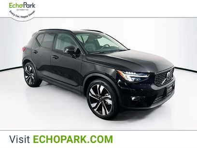 Used 2025 Volvo XC40 B5 Plus