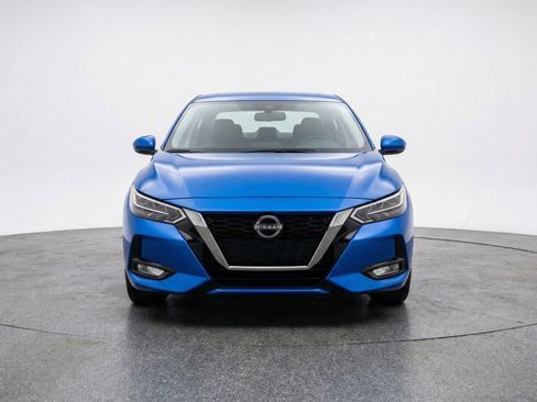 Used 2025 Nissan Sentra SV image 2