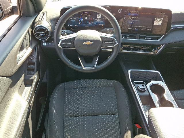 Used 2026 Chevrolet Equinox LT AWD/4WD image 3