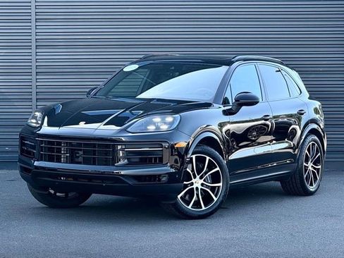 Certified 2024 Porsche Cayenne AWD/4WD image 1