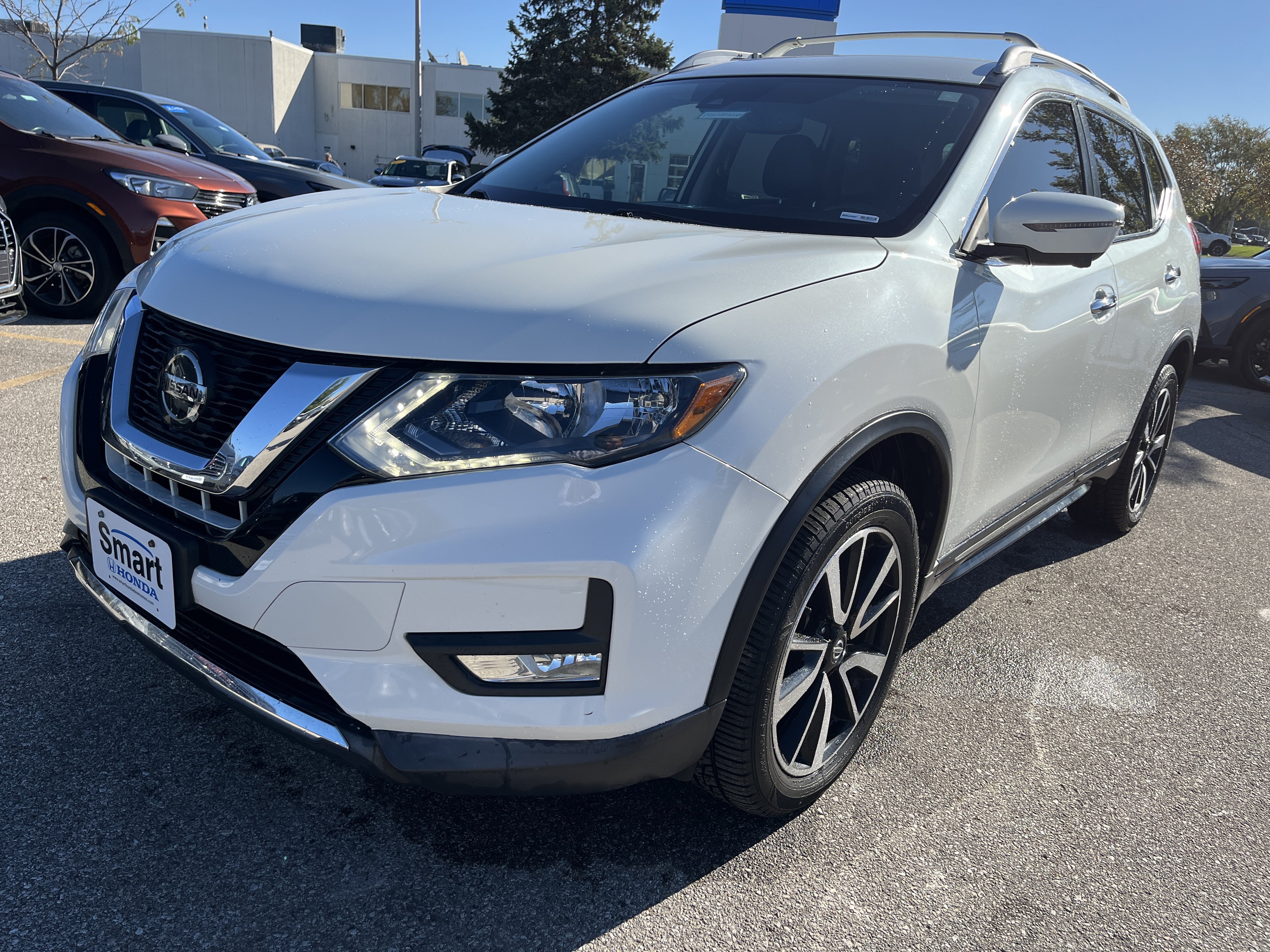 Used 2019 Nissan Rogue SL AWD/4WD image 2