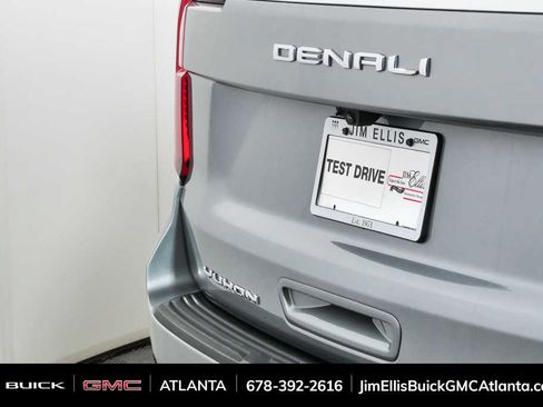 Used 2025 GMC Yukon Denali AWD/4WD image 34