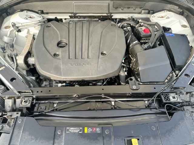Used 2022 Volvo XC60 B5 Momentum AWD/4WD image 31