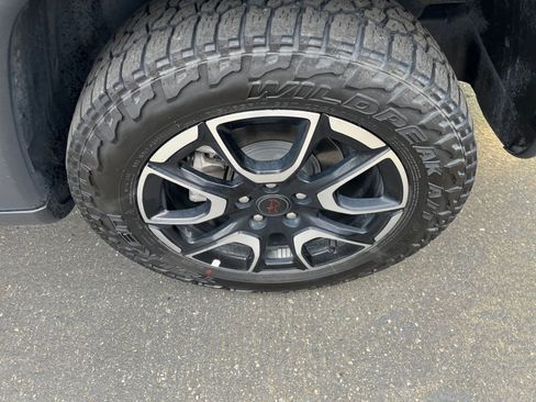 Used 2025 Jeep Compass Trailhawk AWD/4WD image 30