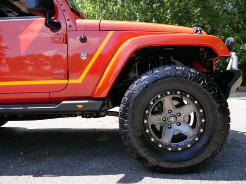 Used 2015 Jeep Wrangler Unlimited Sahara w/ Max Tow Package AWD/4WD image 41