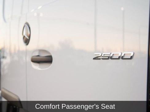 Used 2025 Mercedes-Benz Sprinter 2500 image 19
