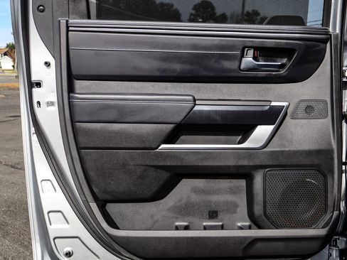 Used 2025 Toyota Tundra Platinum image 37