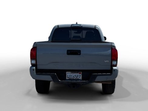 Used 2019 Toyota Tacoma TRD Off-Road w/ Technology Package AWD/4WD image 4