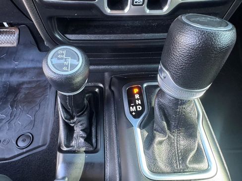 Used 2021 Jeep Gladiator Sport AWD/4WD image 13