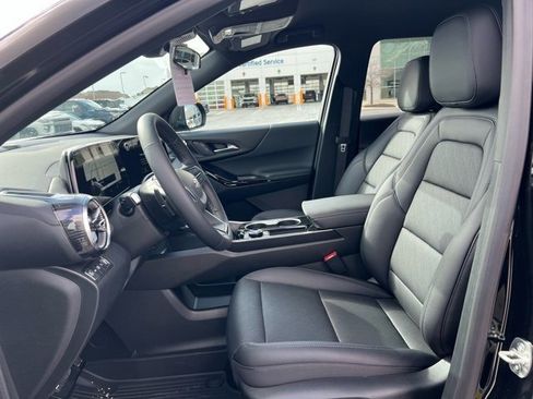 New 2026 Chevrolet Equinox LT w/ Convenience Package II image 2