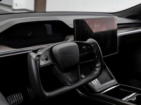 Used 2023 Tesla Model S image 23