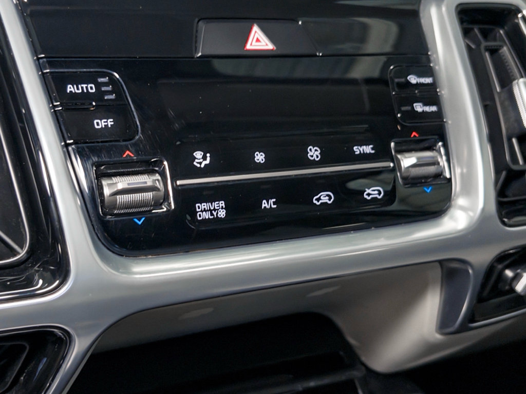 Used 2023 Kia Sorento SX Prestige AWD/4WD image 16
