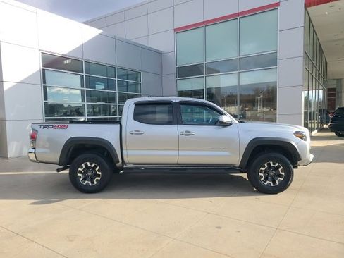 Used 2023 Toyota Tacoma TRD Off-Road image 8