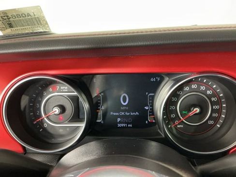 Used 2022 Jeep Wrangler Unlimited Rubicon w/ Cold Weather Group AWD/4WD image 17