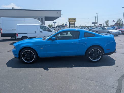 Used 2010 Ford Mustang GT Premium RWD image 5