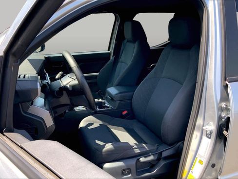 Used 2024 Toyota Tacoma SR5 AWD/4WD image 7