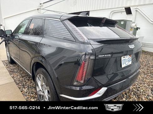 Certified 2025 Cadillac Optiq Luxury 2 w/ LPO, Floor Liner Package image 8