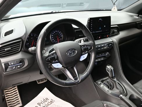 Used 2022 Hyundai Veloster N image 17