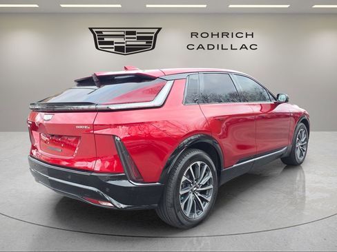 Certified 2025 Cadillac Lyriq Sport image 11