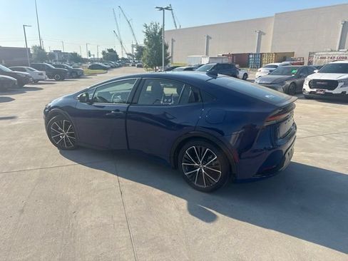 Certified 2024 Toyota Prius XLE FWD image 5