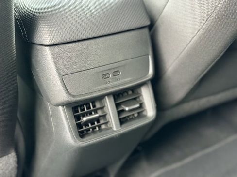 Used 2025 Chevrolet Equinox LT image 23