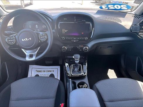 Used 2023 Kia Soul S FWD image 7