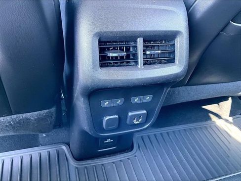 Used 2018 Chevrolet Equinox Premier w/ LPO, Protection Package AWD/4WD image 28