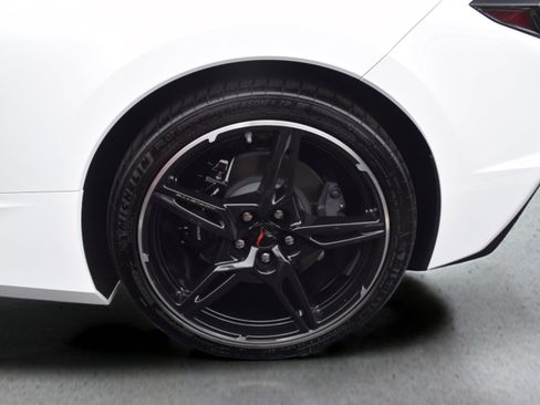 Used 2024 Chevrolet Corvette Stingray Preferred Cpe w/ Battery Protection Package RWD image 7