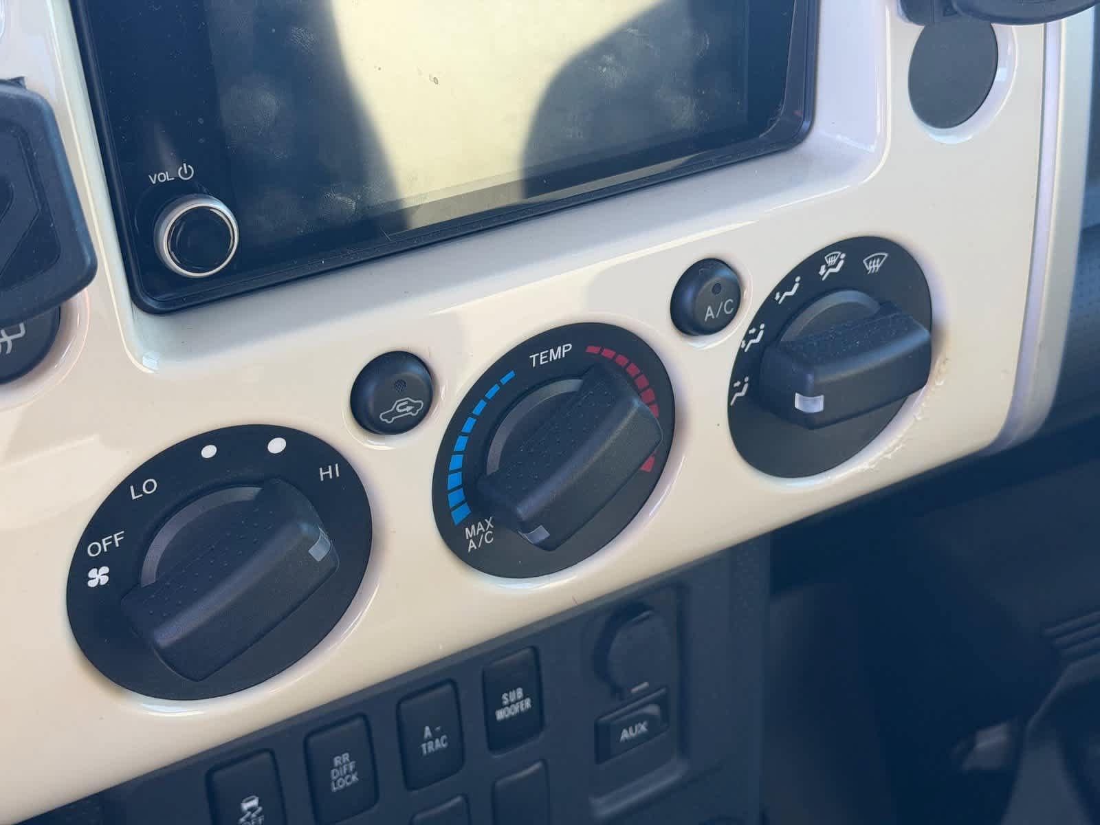Used 2010 Toyota FJ Cruiser 4WD image 14