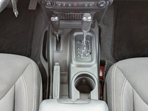 Used 2017 Jeep Wrangler Unlimited Sahara w/ Connectivity Group image 18