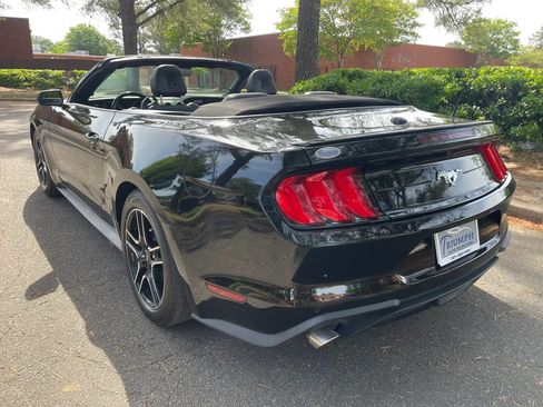 Used 2023 Ford Mustang Premium image 3