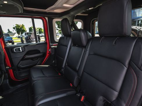 Used 2024 Jeep Wrangler Unlimited Rubicon AWD/4WD image 25